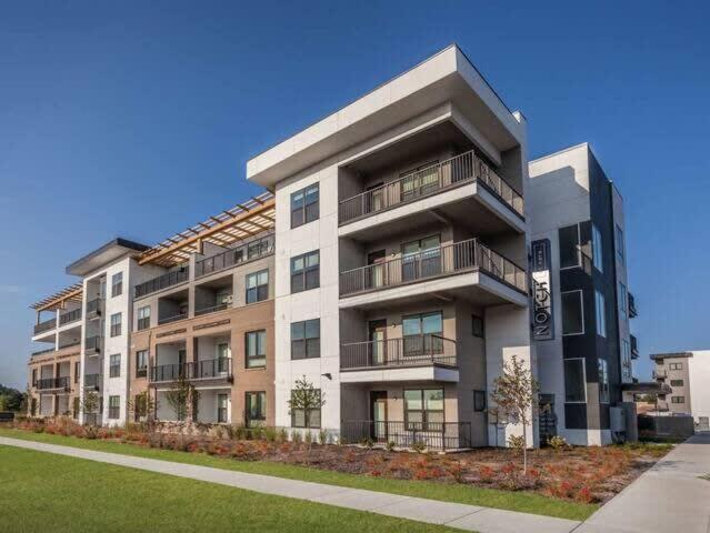 Cozysuites Spacious 2Br Next To Whole Foods Indianápolis Exterior foto